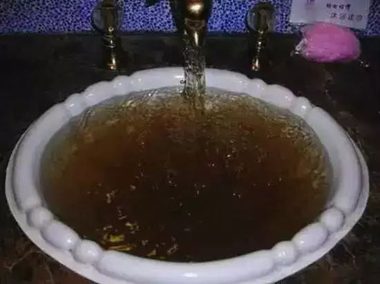 看看您家用的水管，是不銹鋼水管太貴，還是家人的健康不值得投資？